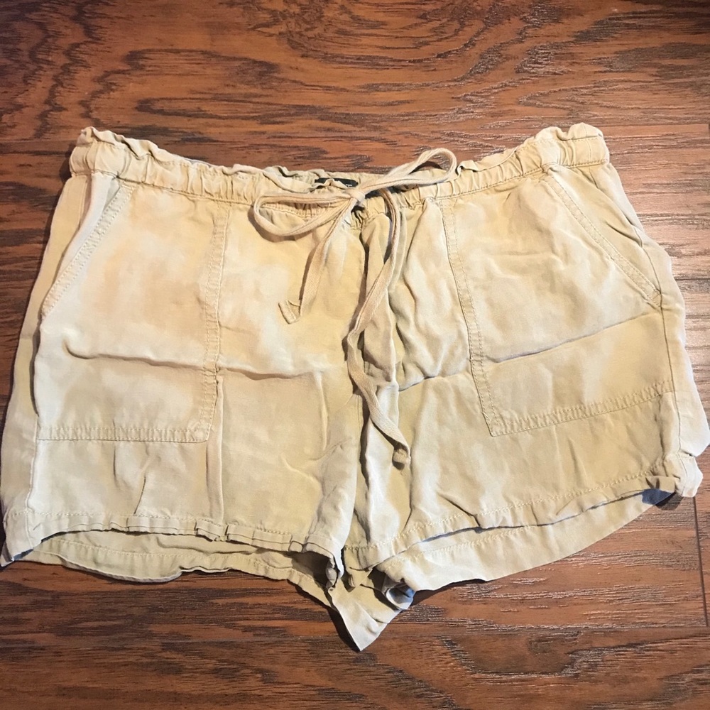 LOFT tan shorts